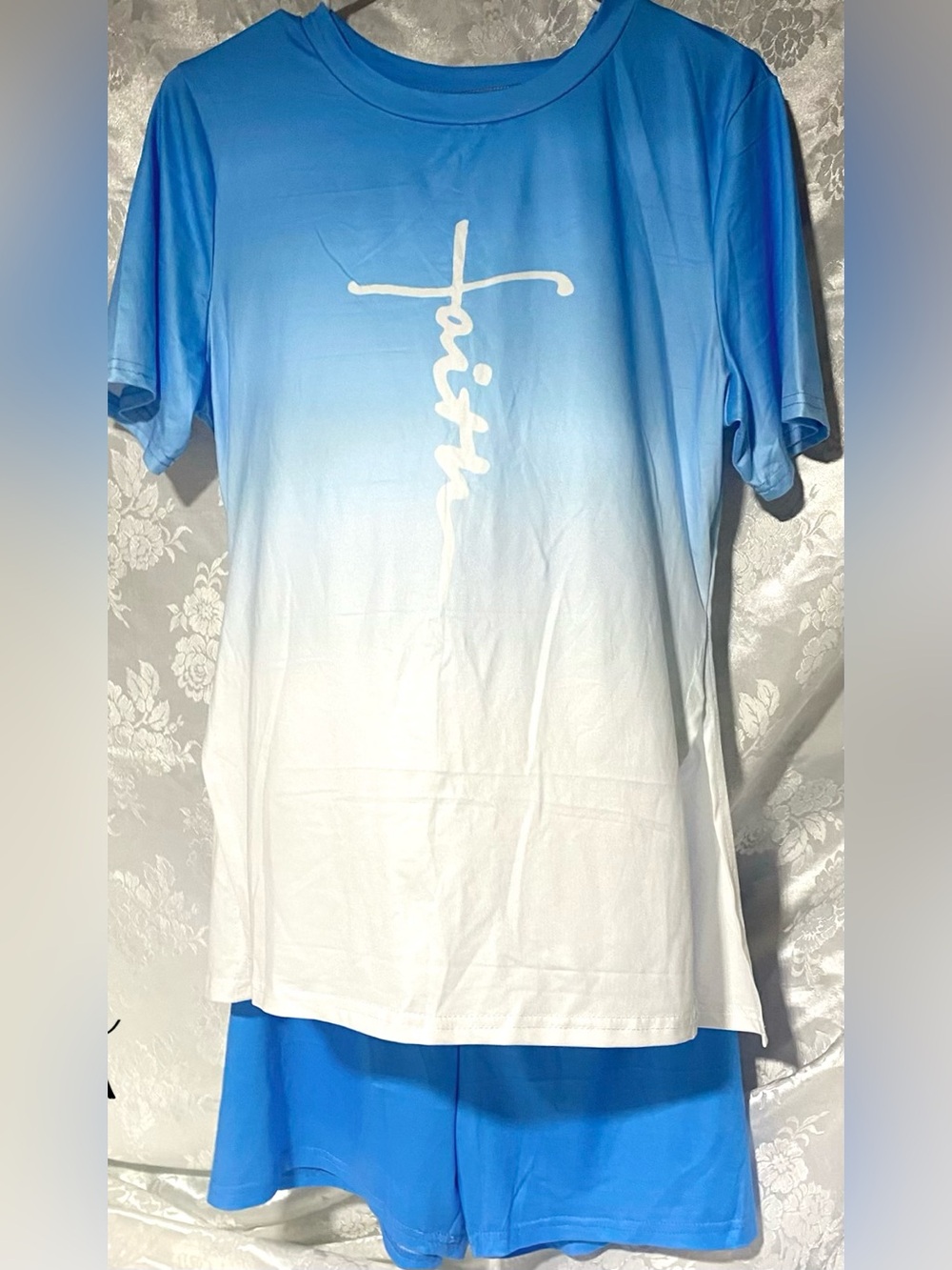 Faith Blue & White 2 Piece Lounge Set Women’s XL Gradient Tee & Shorts